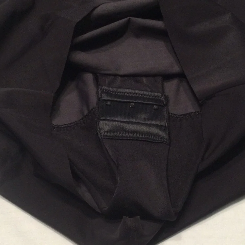 Maidenform Built-In-Bra Slip Medium Firm Cool Comfort​